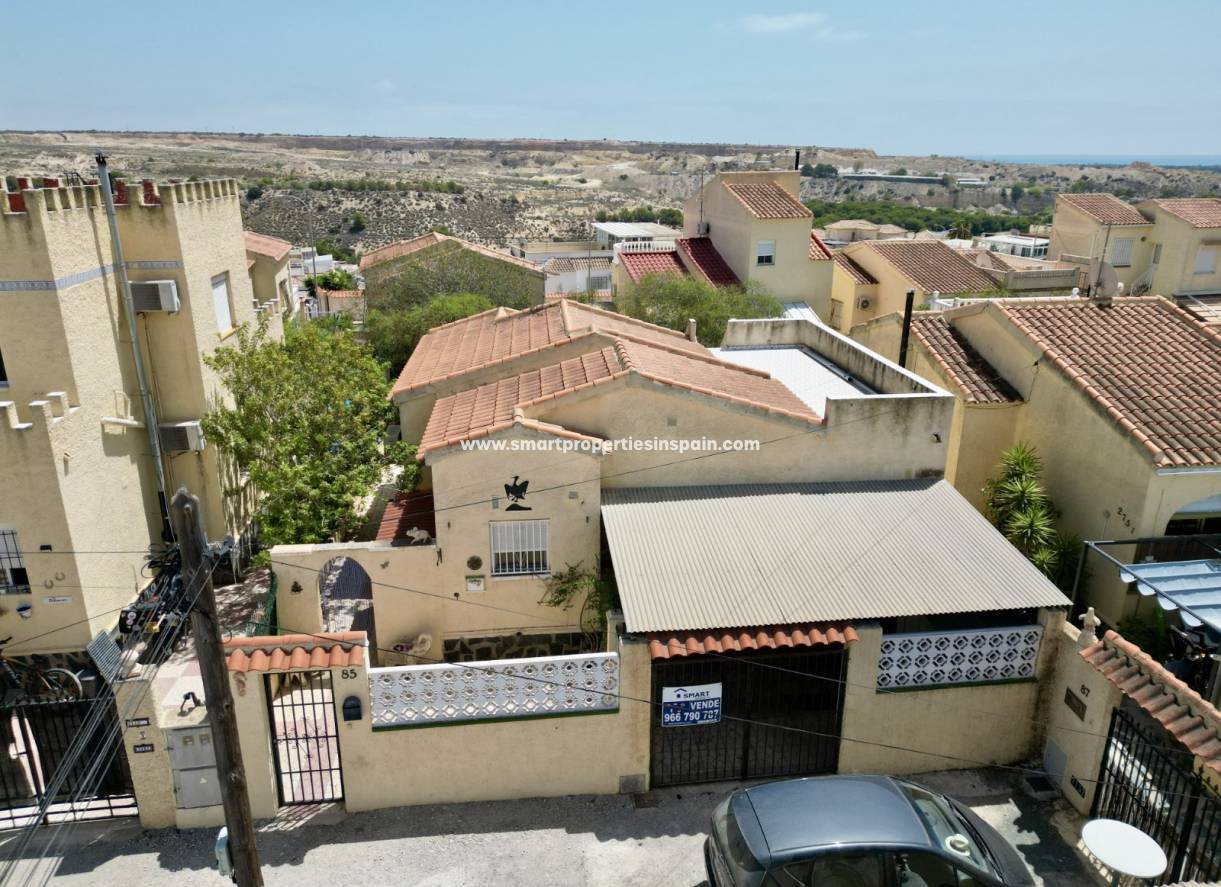 Wiederverkauf - Freistehendes Haus - La Marina - Urbanización La Marina