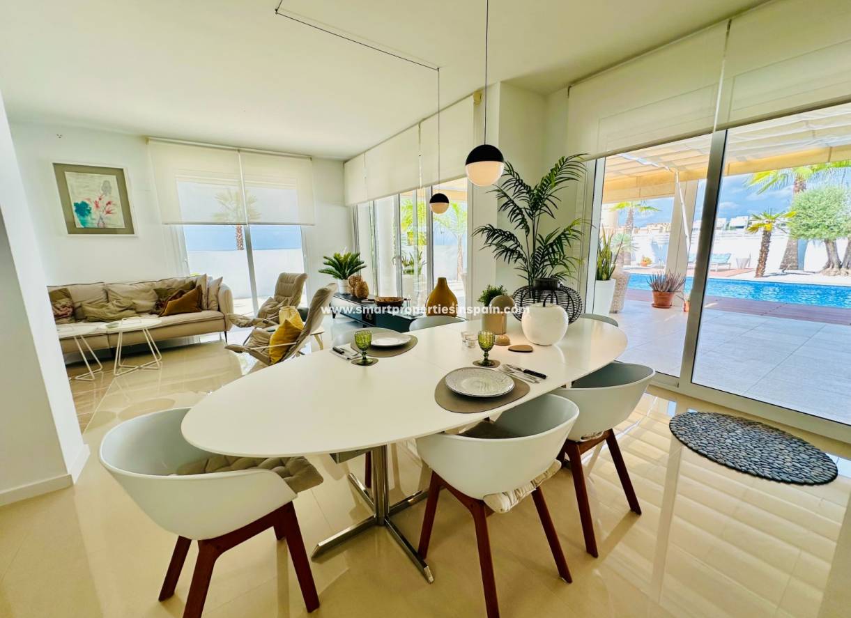 Wiederverkauf - Freistehendes Haus - La Marina - Urbanización La Marina