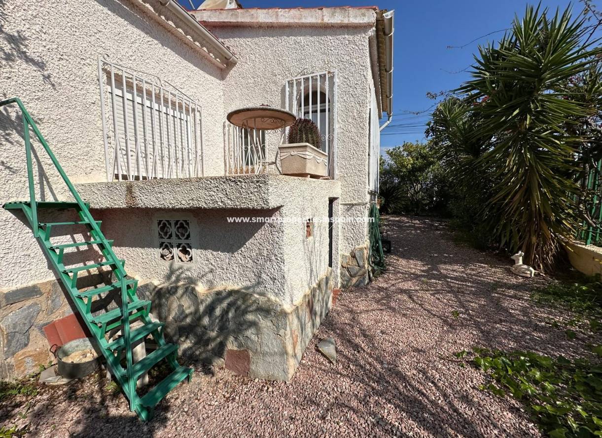 Wiederverkauf - Freistehendes Haus - La Marina - Urbanización La Marina