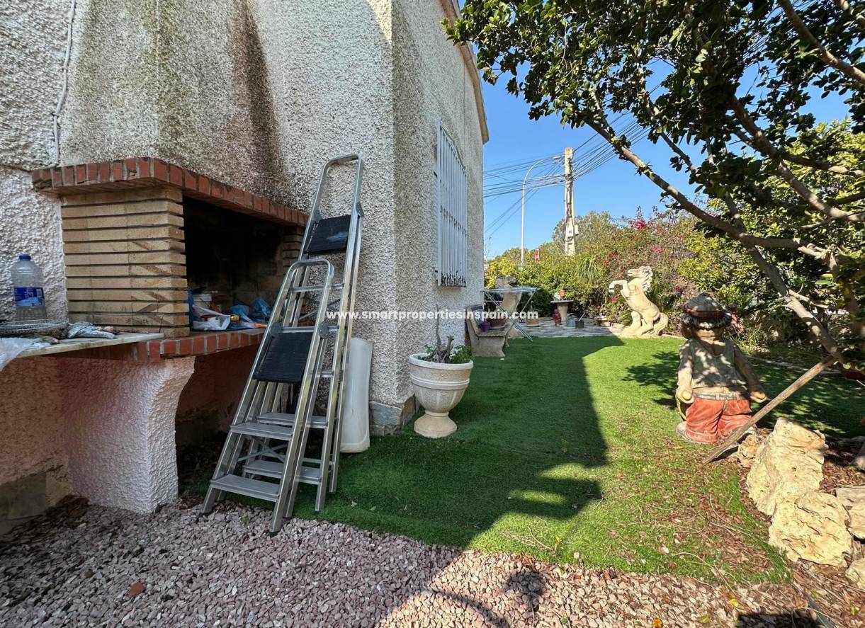 Wiederverkauf - Freistehendes Haus - La Marina - Urbanización La Marina