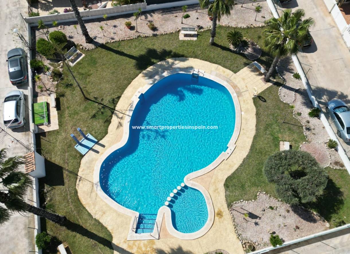 Wiederverkauf - Freistehendes Haus - La Marina - Urbanización La Marina