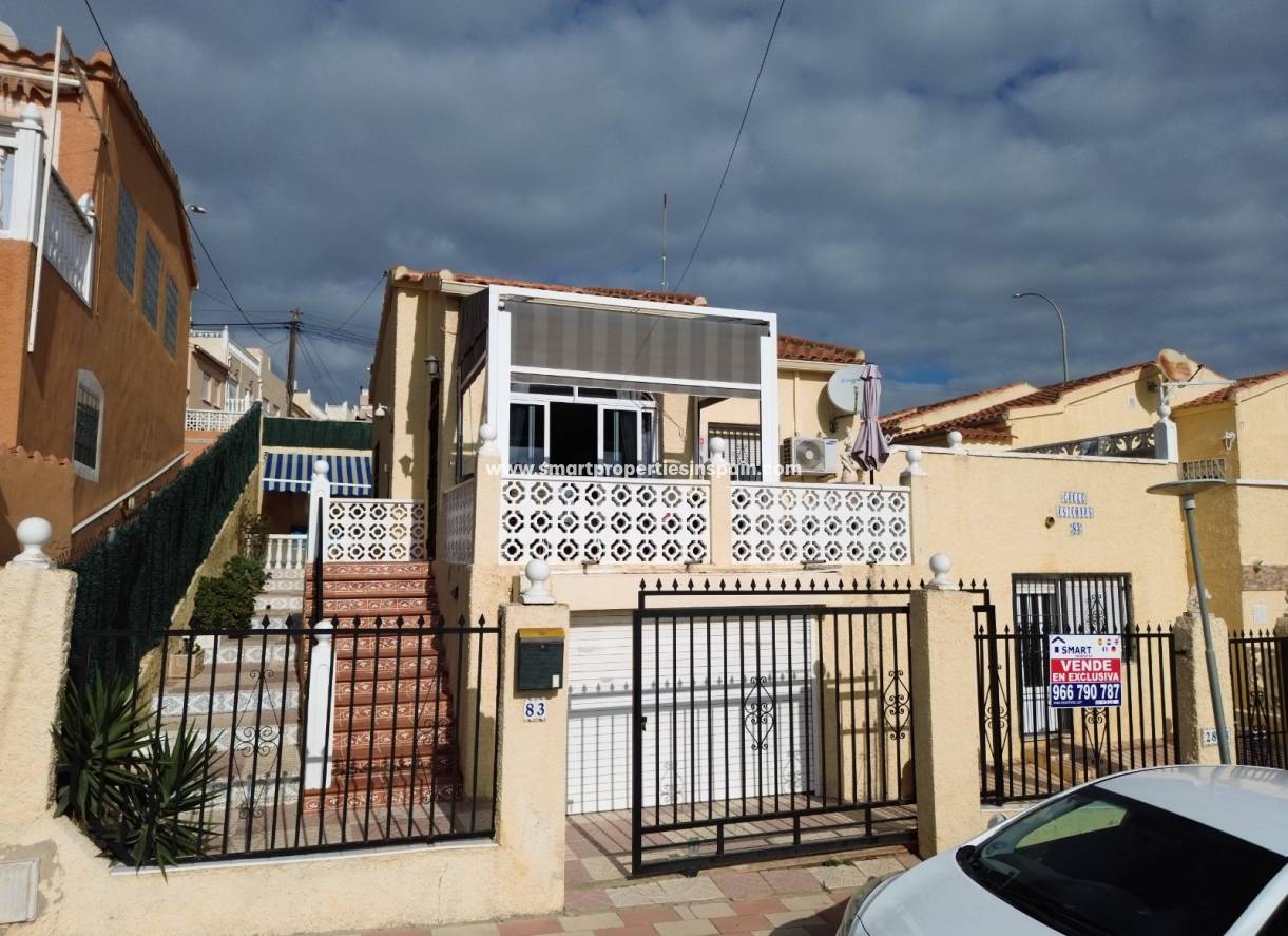 Wiederverkauf - Freistehendes Haus - La Marina - Urbanización La Marina