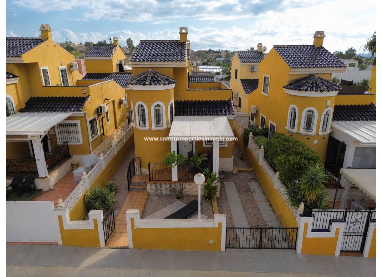 Wiederverkauf - Freistehendes Haus - La Marina - Urbanización La Marina