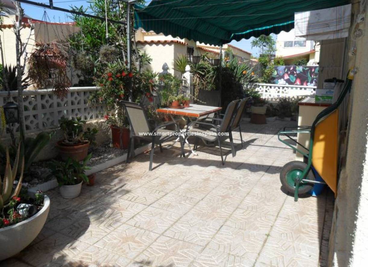 Wiederverkauf - Freistehendes Haus - La Marina - Urbanización La Marina