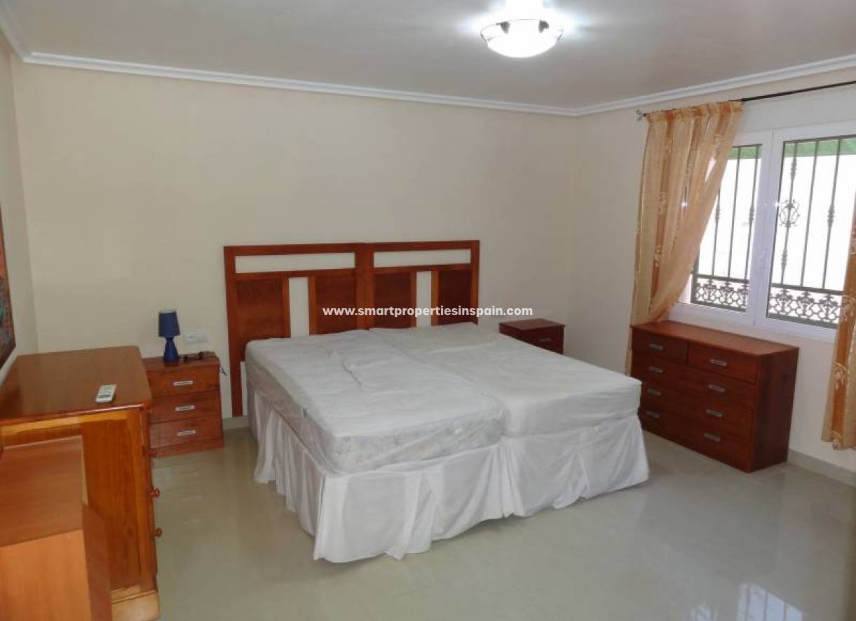 Wiederverkauf - Freistehendes Haus - La Marina - Urbanización La Marina