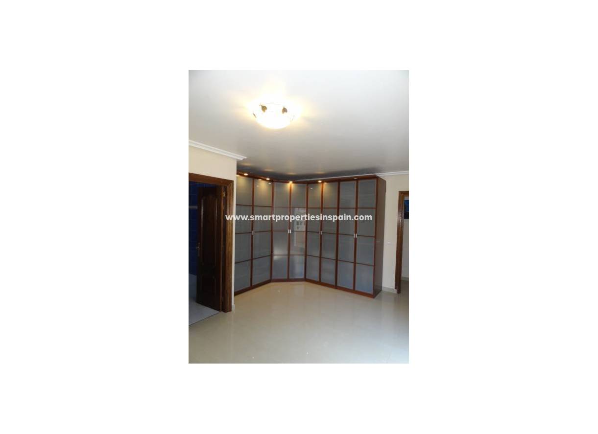 Wiederverkauf - Freistehendes Haus - La Marina - Urbanización La Marina