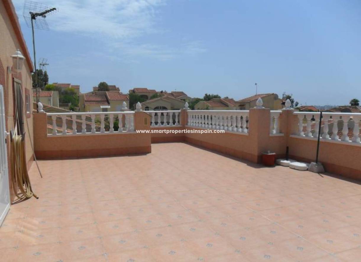 Wiederverkauf - Freistehendes Haus - La Marina - Urbanización La Marina