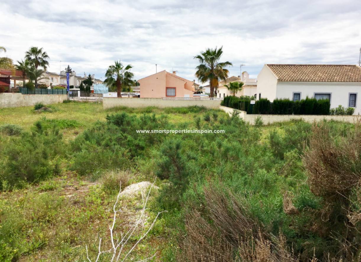 Wiederverkauf - Grundstuck - La Marina - Urbanización La Marina