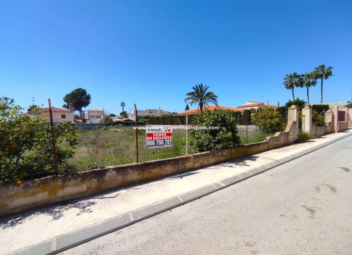 Wiederverkauf - Grundstuck - La Marina - Urbanización La Marina