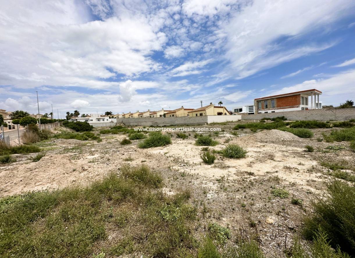 Wiederverkauf - Grundstuck - La Marina - Urbanización La Marina