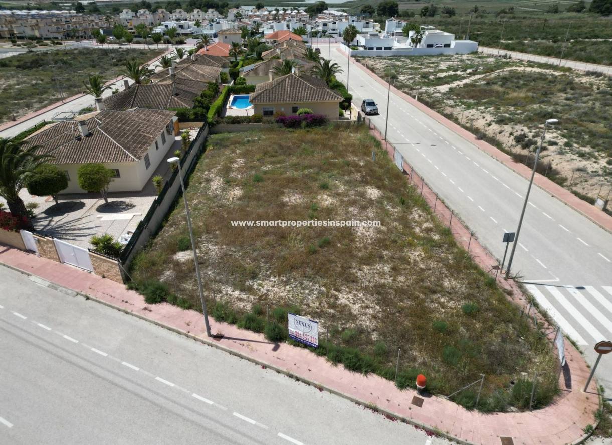 Wiederverkauf - Grundstuck - La Marina - Urbanización La Marina