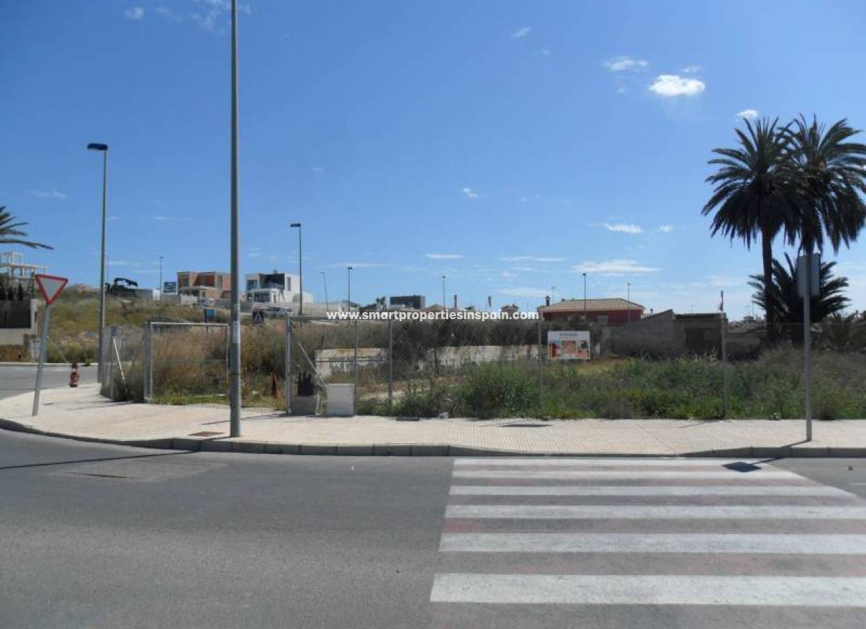 Wiederverkauf - Grundstuck - La Marina - Urbanización La Marina