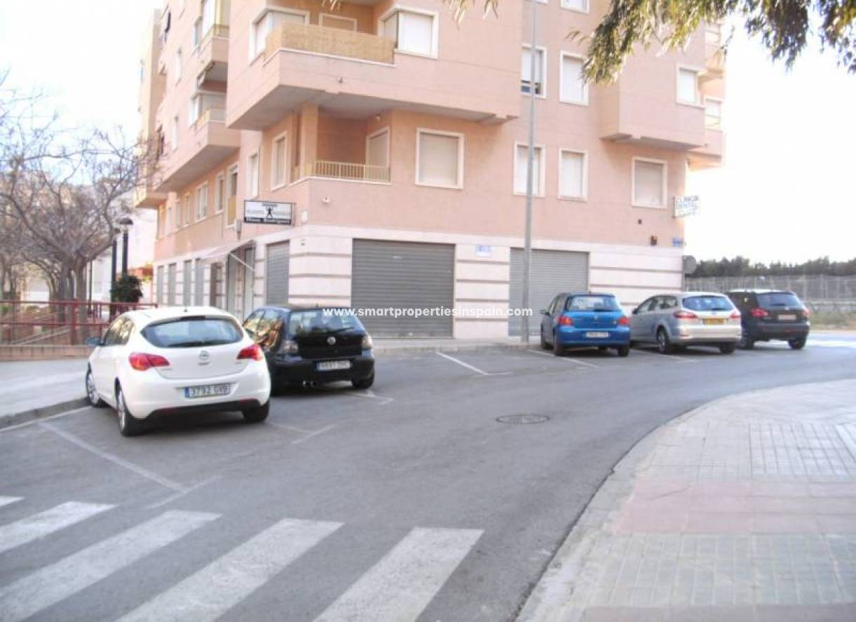 Wiederverkauf - kommerziell - La Marina - La Marina Village