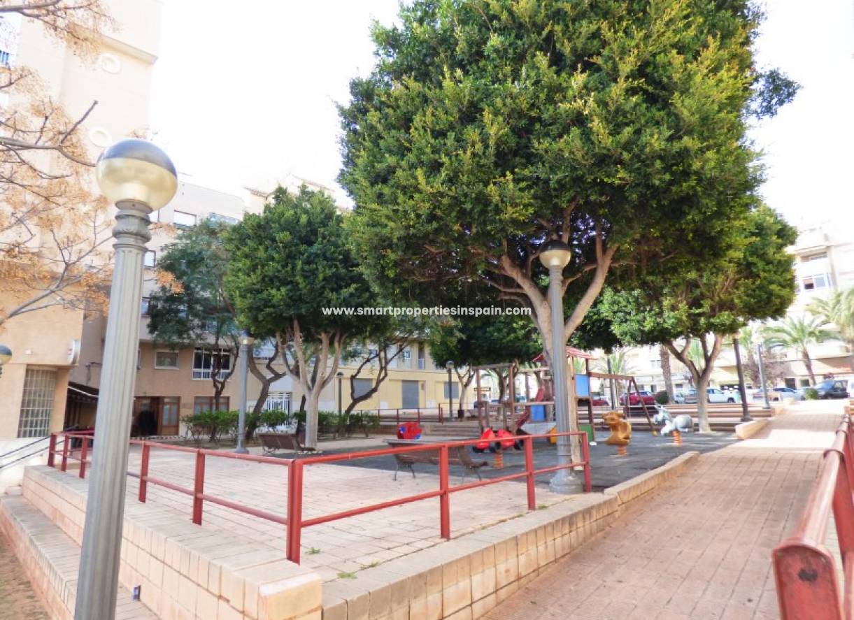 Wiederverkauf - kommerziell - La Marina - La Marina Village