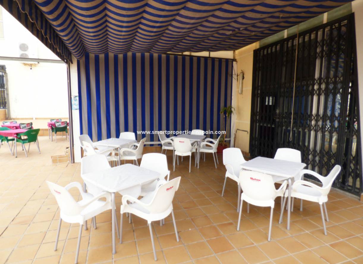 Wiederverkauf - kommerziell - La Marina - Urbanización La Marina
