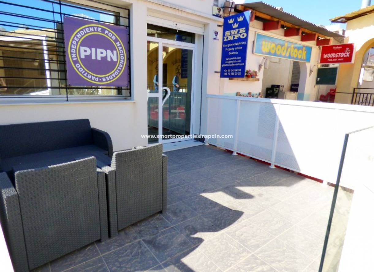Wiederverkauf - kommerziell - La Marina - Urbanización La Marina