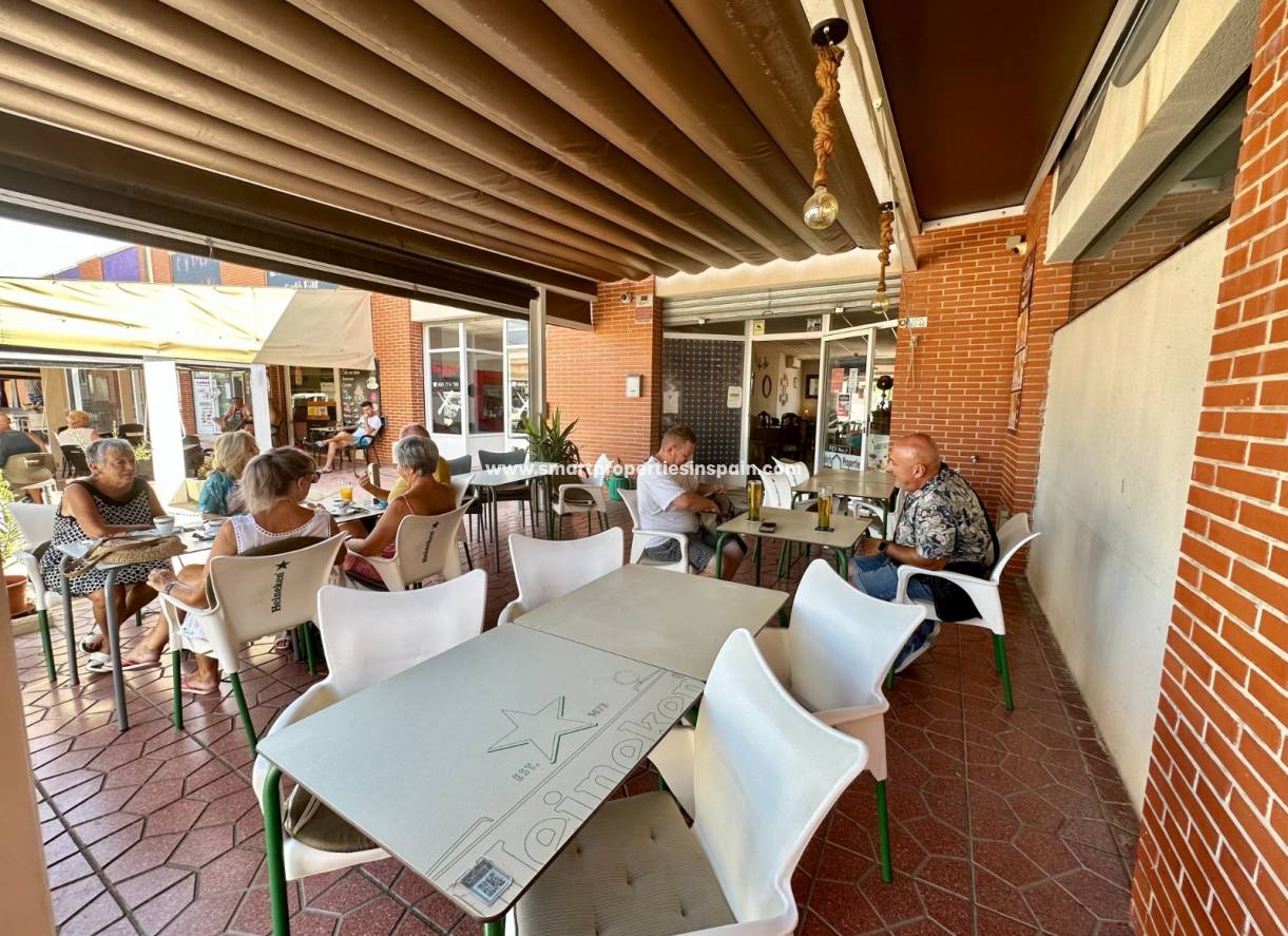Wiederverkauf - kommerziell - La Marina - Urbanización La Marina