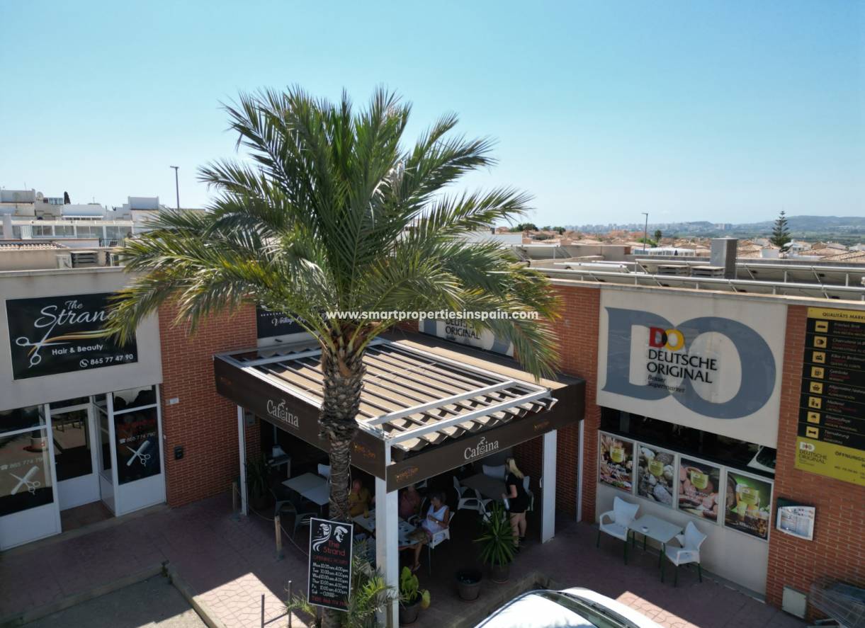 Wiederverkauf - kommerziell - La Marina - Urbanización La Marina