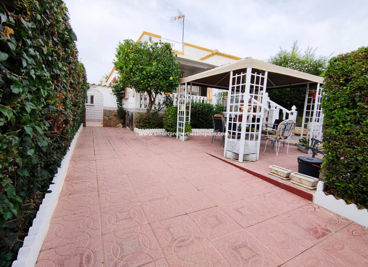 Wiederverkauf - Quad Villa - La Marina - Urbanización La Marina