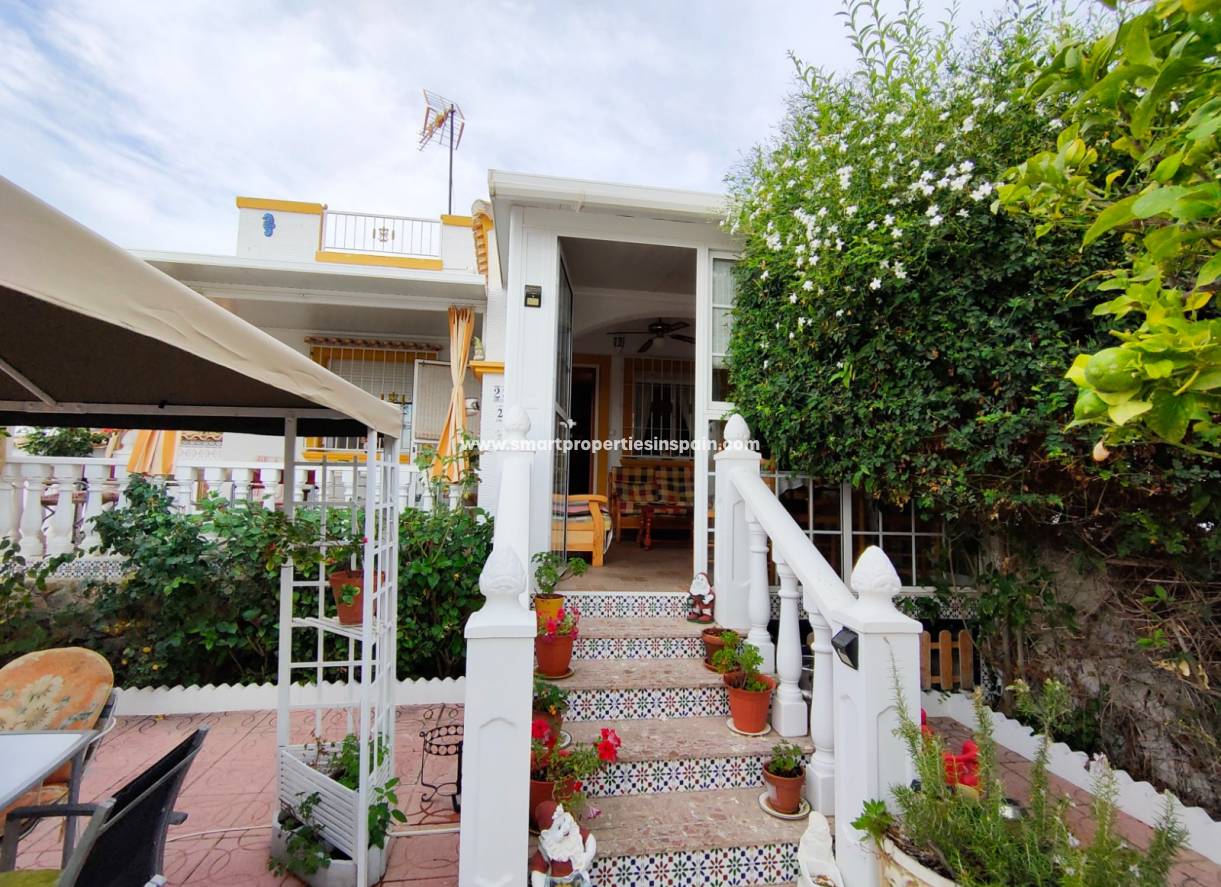 Wiederverkauf - Quad Villa - La Marina - Urbanización La Marina