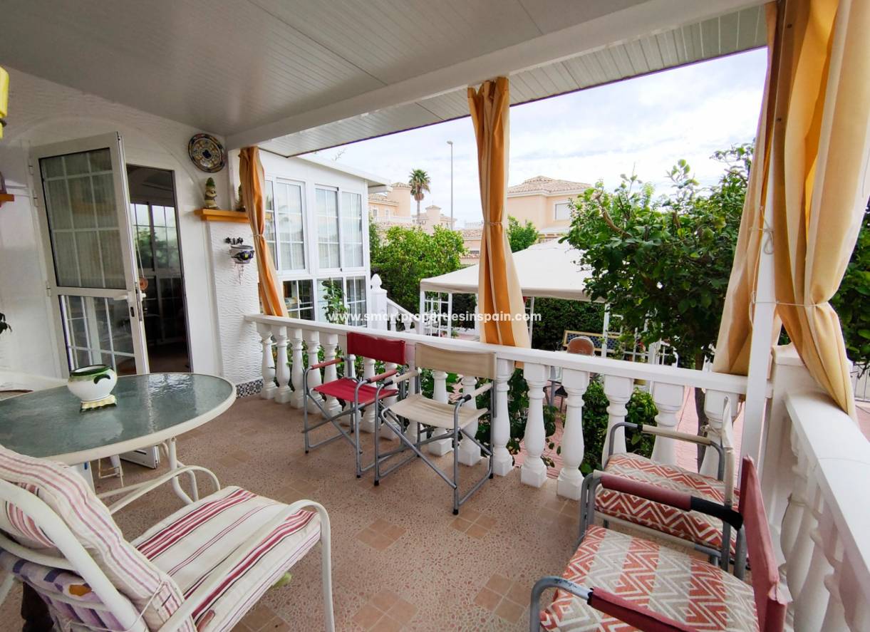 Wiederverkauf - Quad Villa - La Marina - Urbanización La Marina