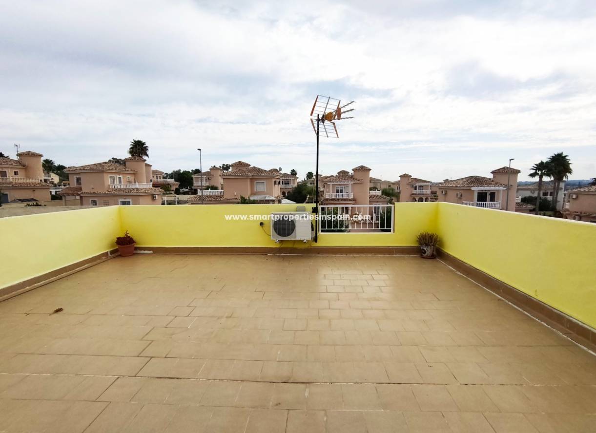 Wiederverkauf - Quad Villa - La Marina - Urbanización La Marina