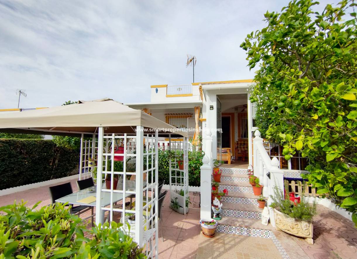 Wiederverkauf - Quad Villa - La Marina - Urbanización La Marina