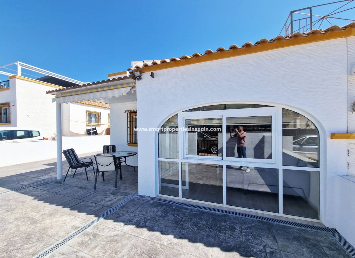 Wiederverkauf - Quad Villa - La Marina - Urbanización La Marina