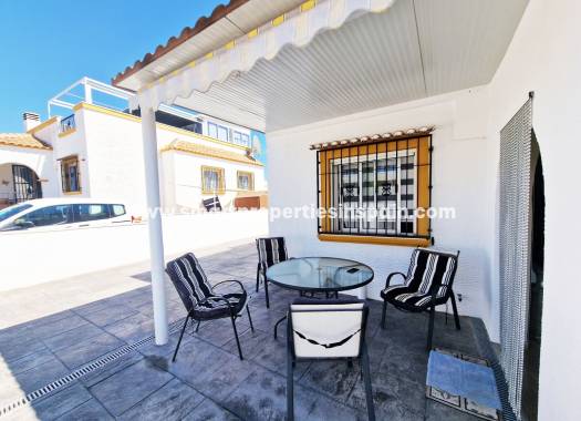 Wiederverkauf - Quad Villa - La Marina - Urbanización La Marina