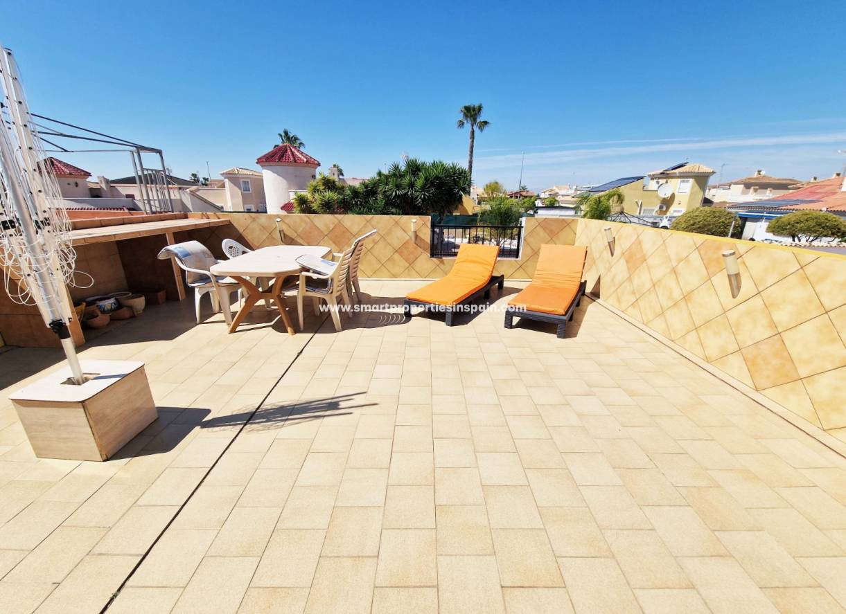 Wiederverkauf - Quad Villa - La Marina - Urbanización La Marina