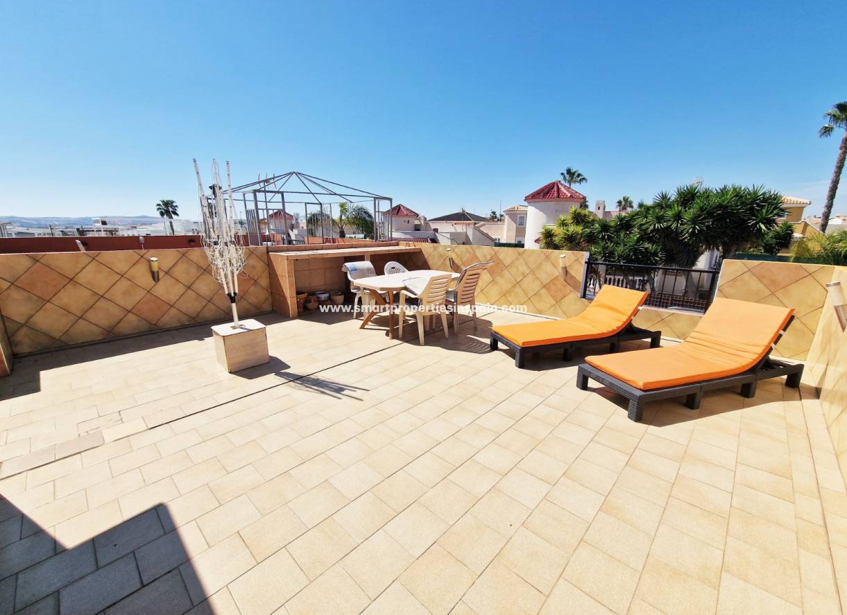 Wiederverkauf - Quad Villa - La Marina - Urbanización La Marina