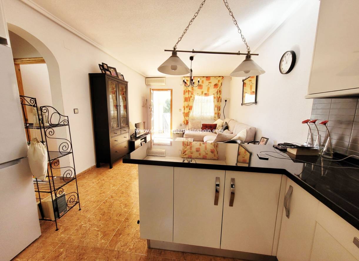Wiederverkauf - Quad Villa - La Marina - Urbanización La Marina