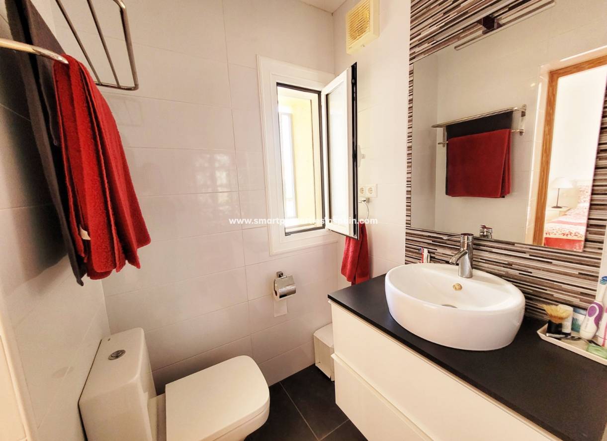 Wiederverkauf - Quad Villa - La Marina - Urbanización La Marina