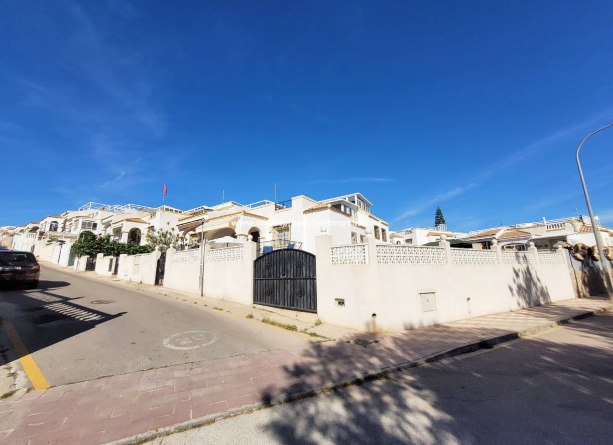 Wiederverkauf - Quad Villa - La Marina - Urbanización La Marina