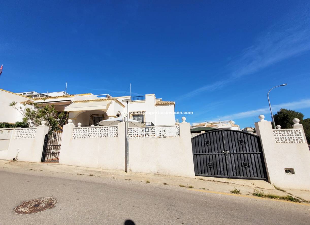 Wiederverkauf - Quad Villa - La Marina - Urbanización La Marina