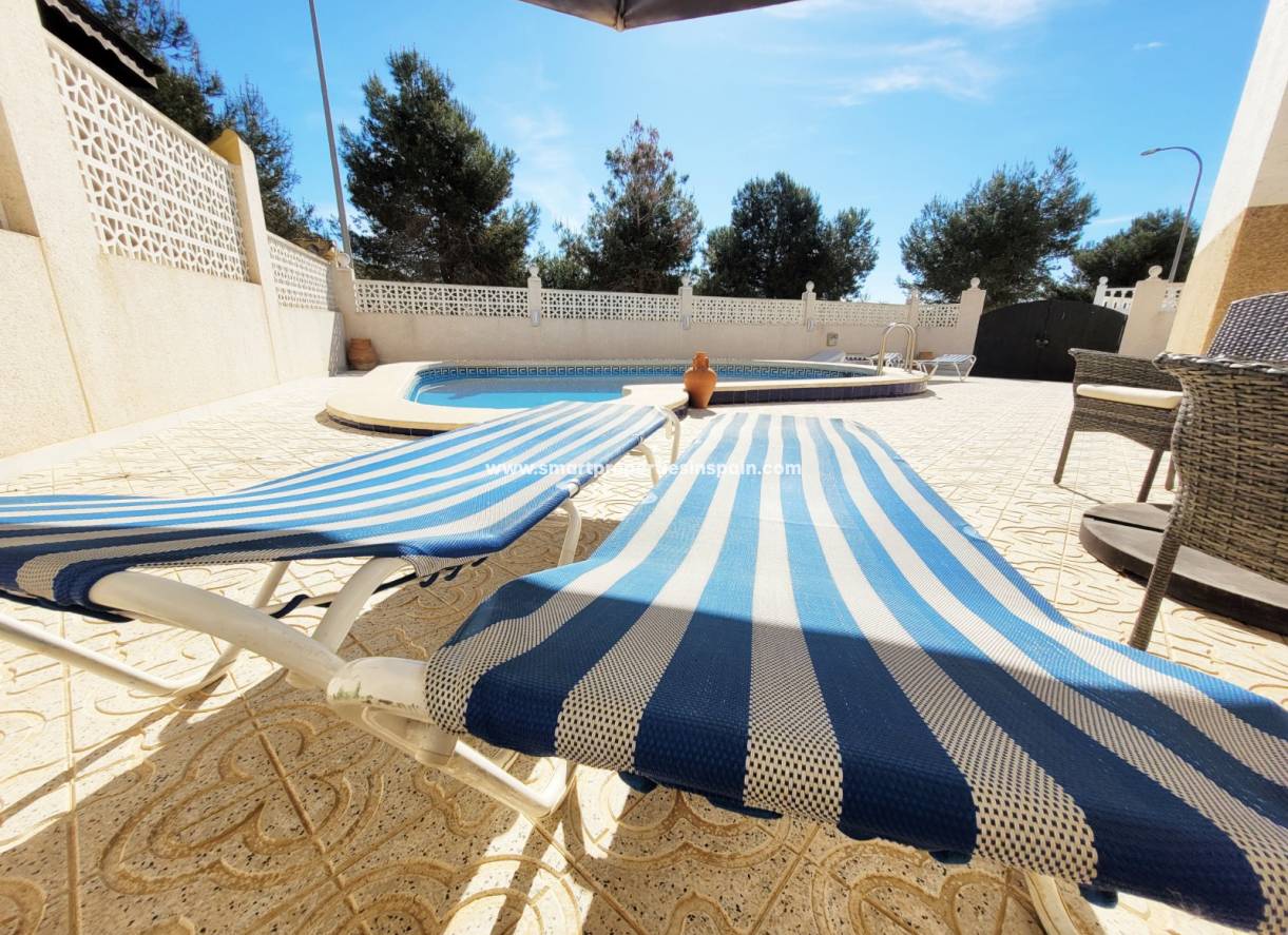 Wiederverkauf - Quad Villa - La Marina - Urbanización La Marina