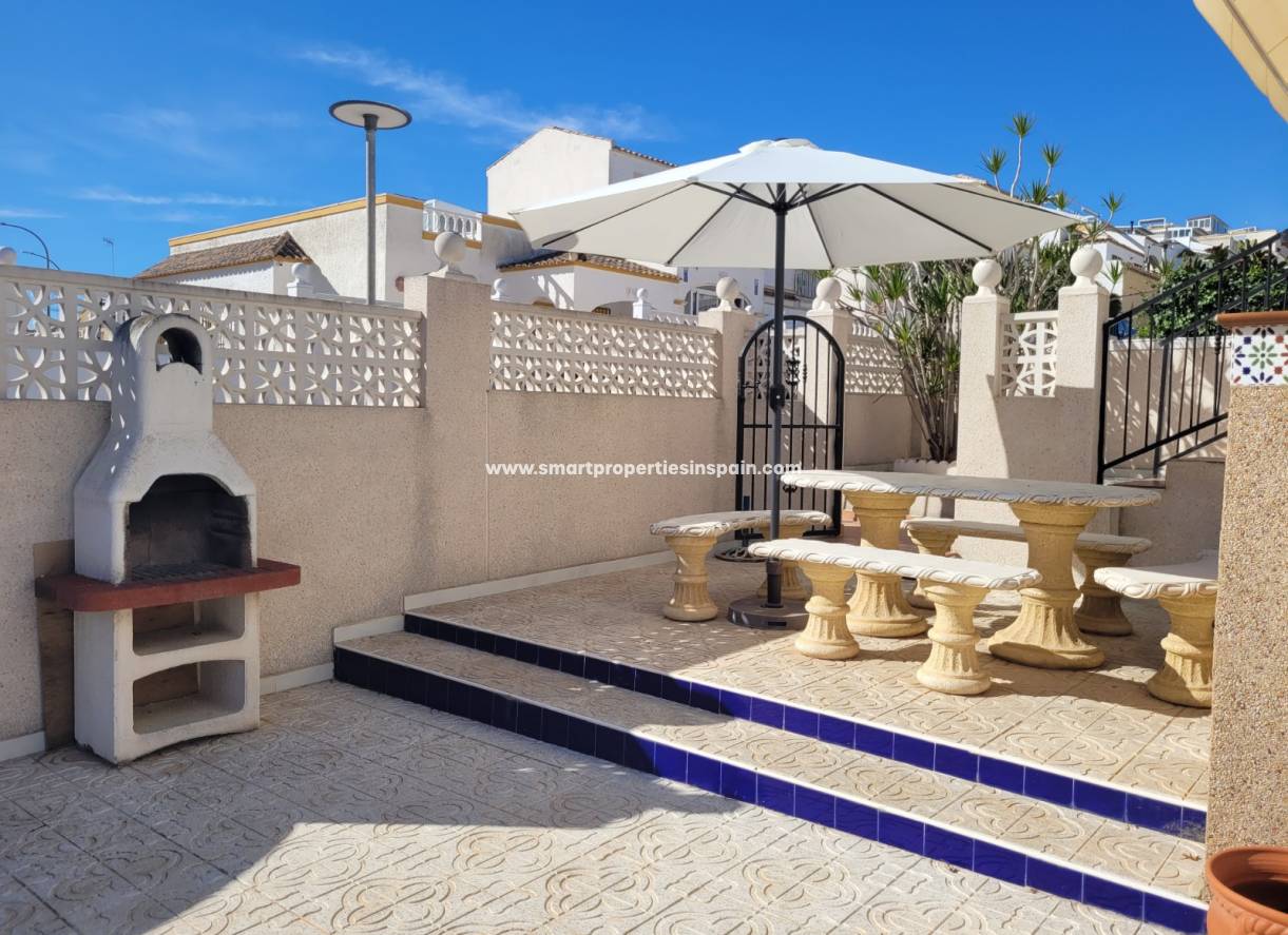 Wiederverkauf - Quad Villa - La Marina - Urbanización La Marina