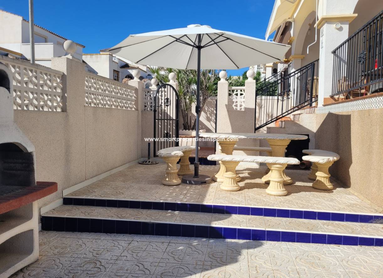 Wiederverkauf - Quad Villa - La Marina - Urbanización La Marina
