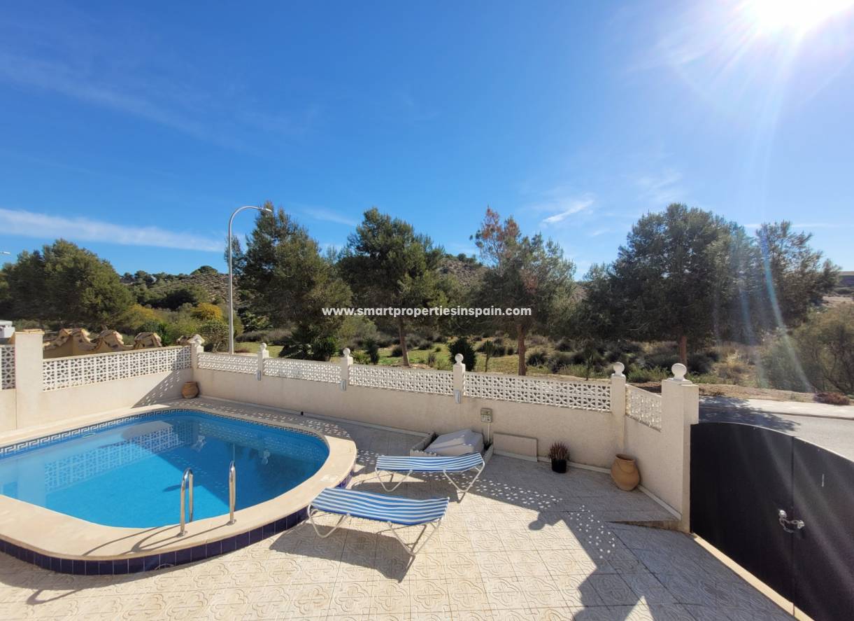 Wiederverkauf - Quad Villa - La Marina - Urbanización La Marina
