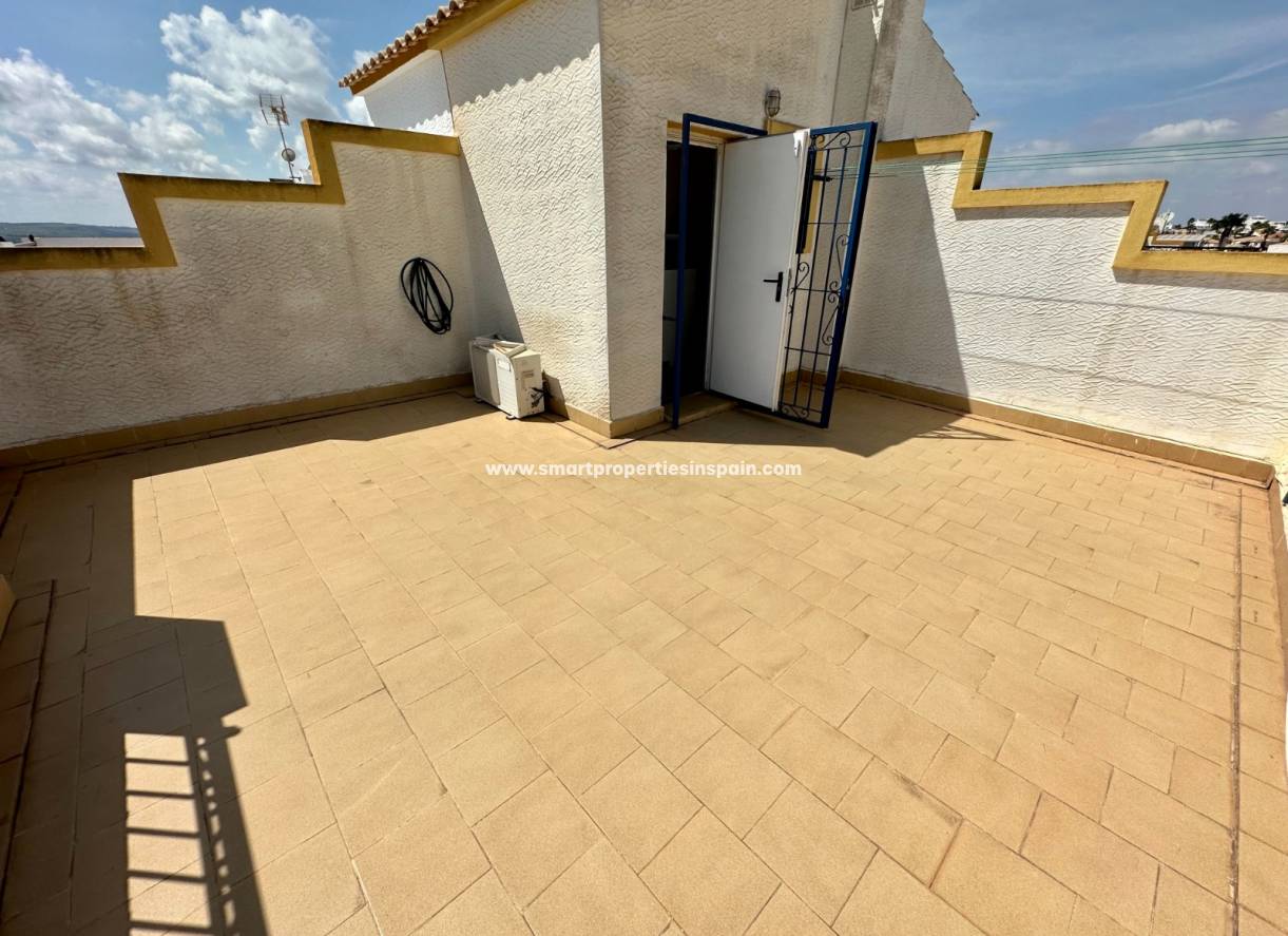 Wiederverkauf - Quad Villa - La Marina - Urbanización La Marina