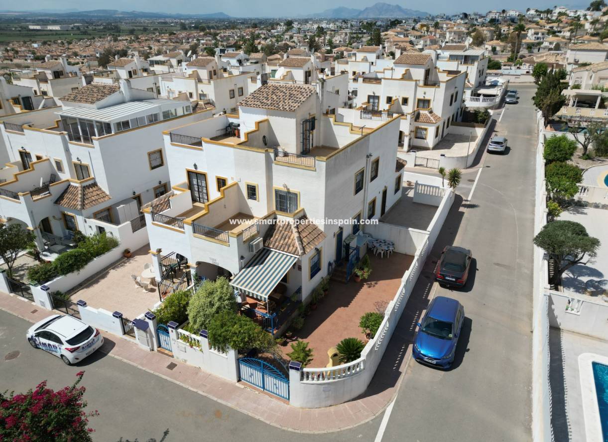 Wiederverkauf - Quad Villa - La Marina - Urbanización La Marina
