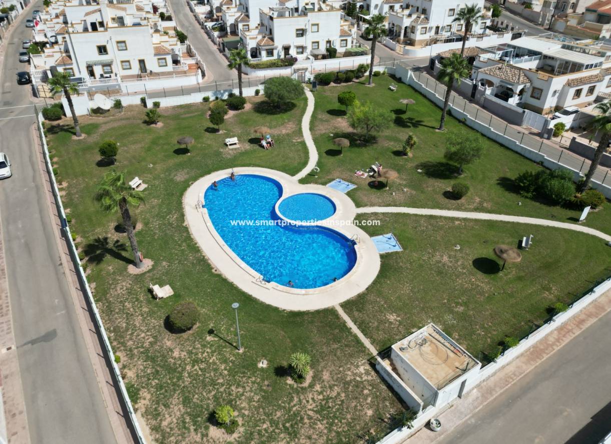 Wiederverkauf - Quad Villa - La Marina - Urbanización La Marina