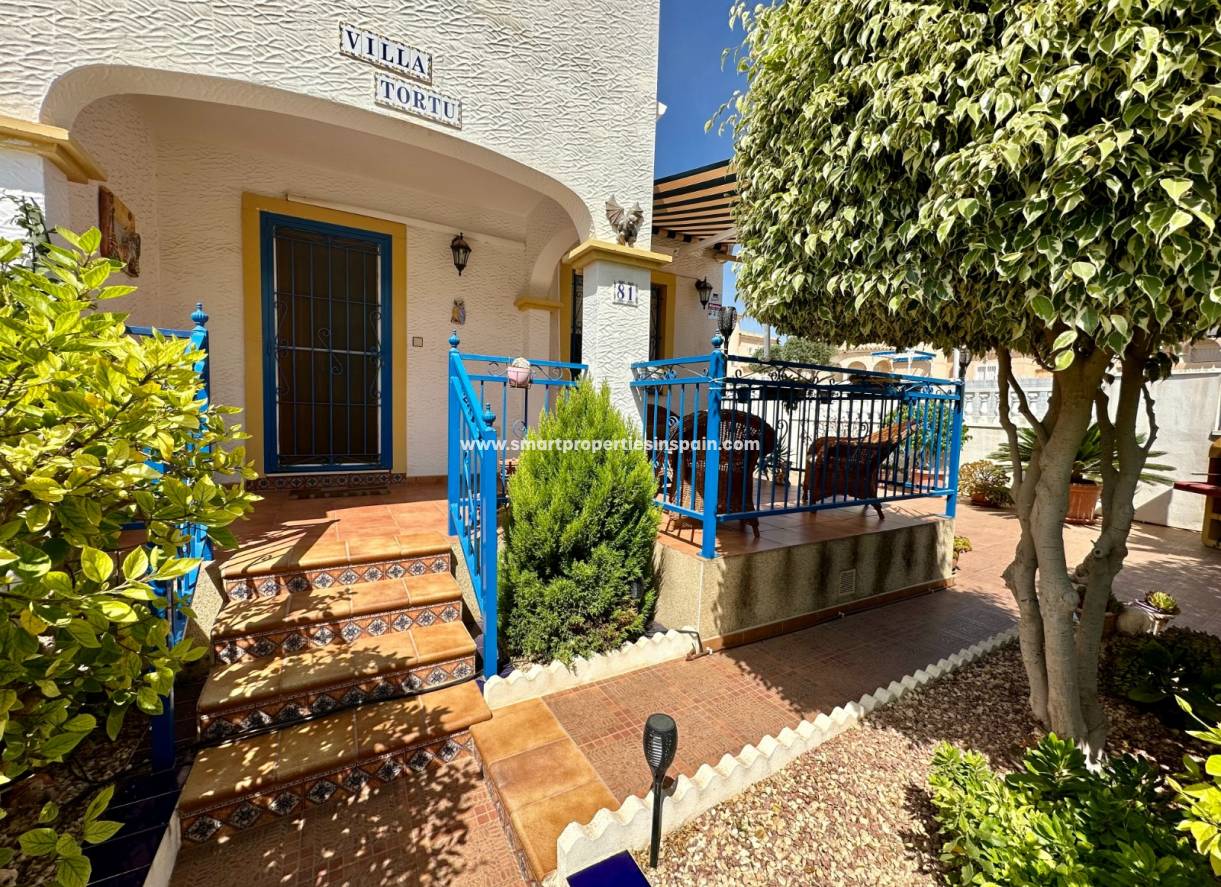 Wiederverkauf - Quad Villa - La Marina - Urbanización La Marina