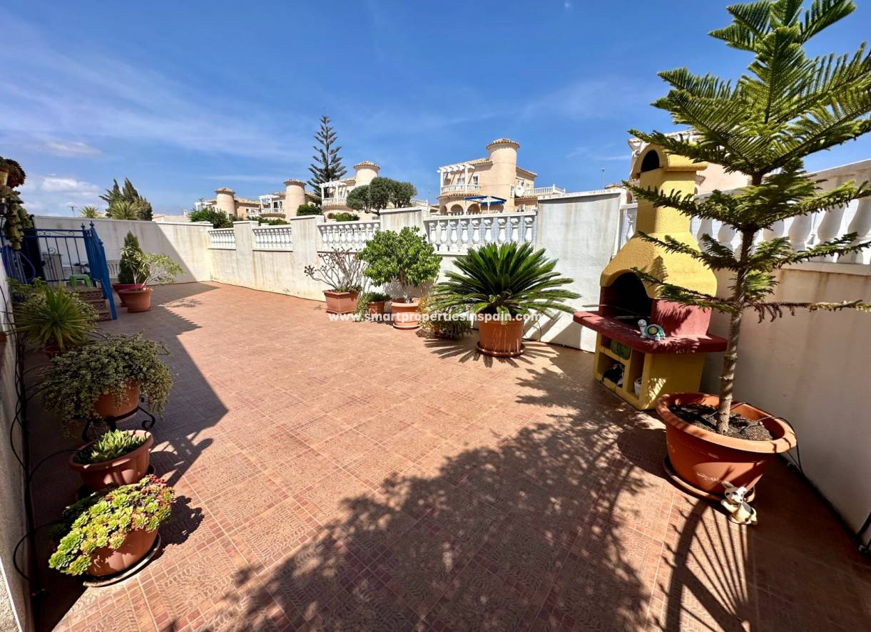 Wiederverkauf - Quad Villa - La Marina - Urbanización La Marina