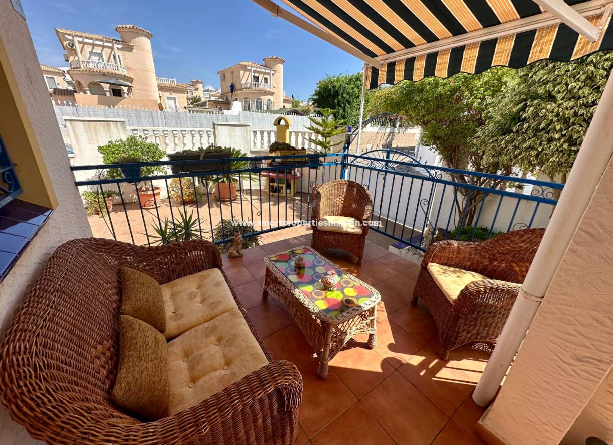 Wiederverkauf - Quad Villa - La Marina - Urbanización La Marina