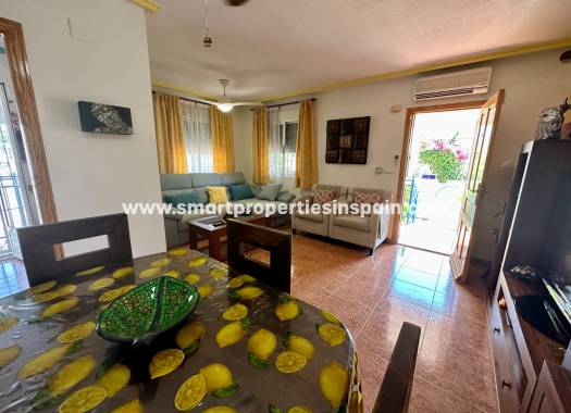Wiederverkauf - Quad Villa - La Marina - Urbanización La Marina