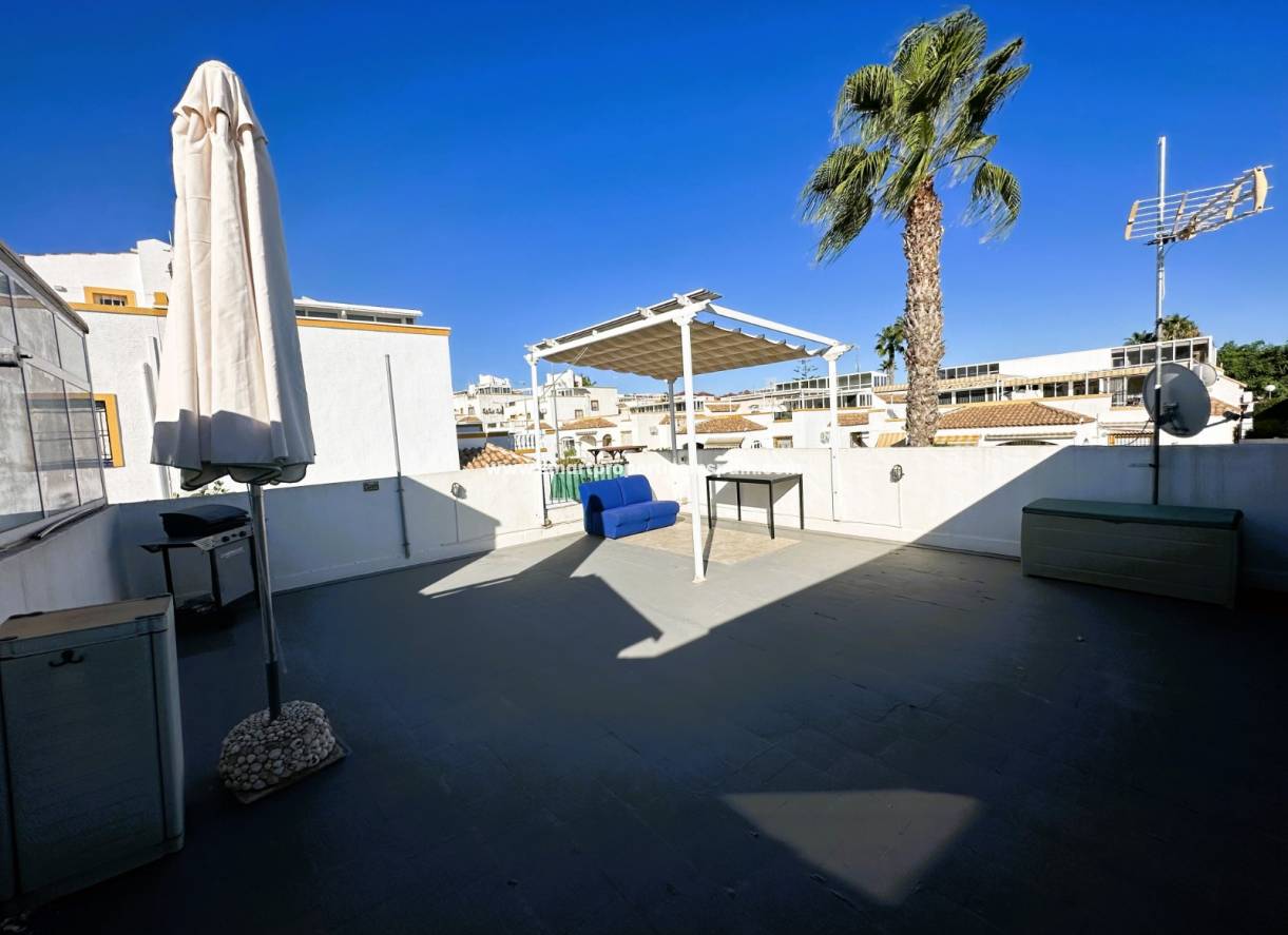 Wiederverkauf - Quad Villa - La Marina - Urbanización La Marina