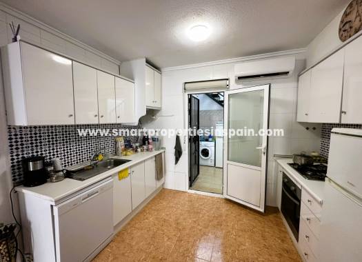 Wiederverkauf - Quad Villa - La Marina - Urbanización La Marina