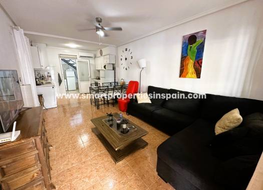 Wiederverkauf - Quad Villa - La Marina - Urbanización La Marina