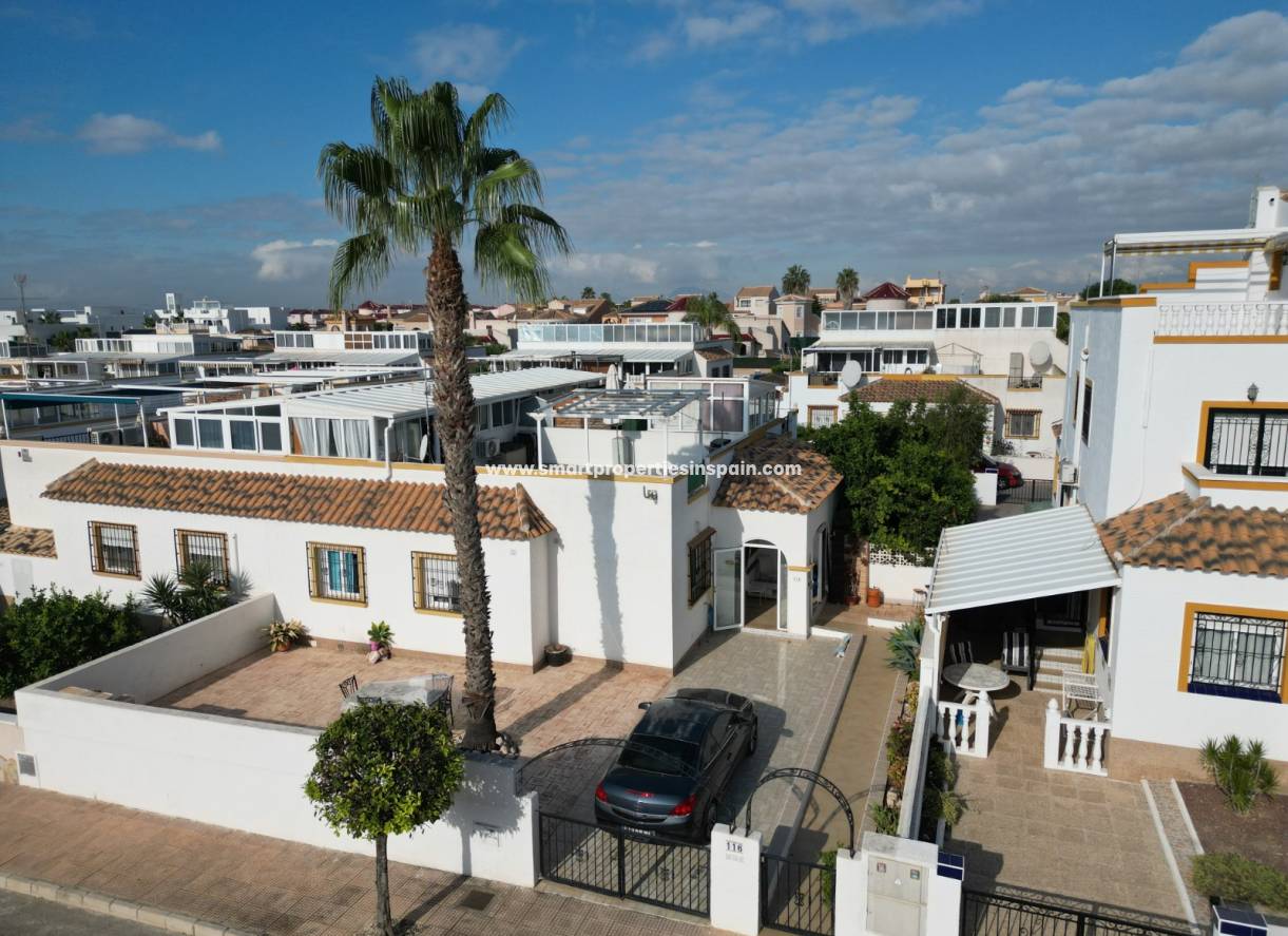 Wiederverkauf - Quad Villa - La Marina - Urbanización La Marina